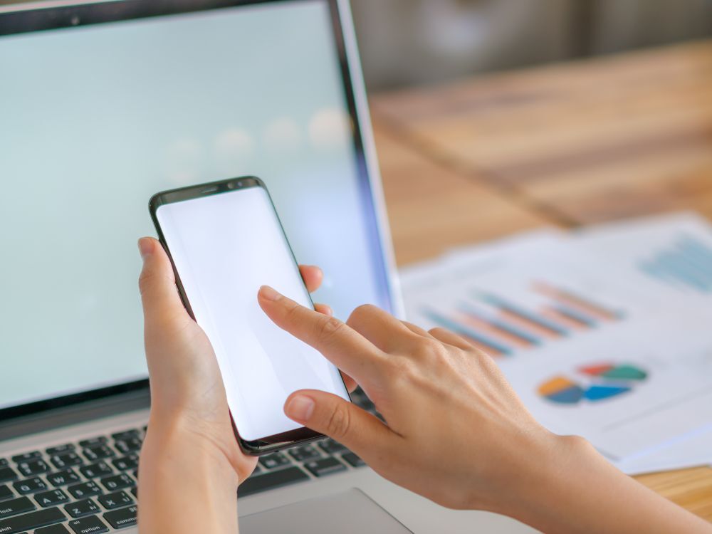 アルコールチェッカーの測定結果をスマホへデータ転送する方法