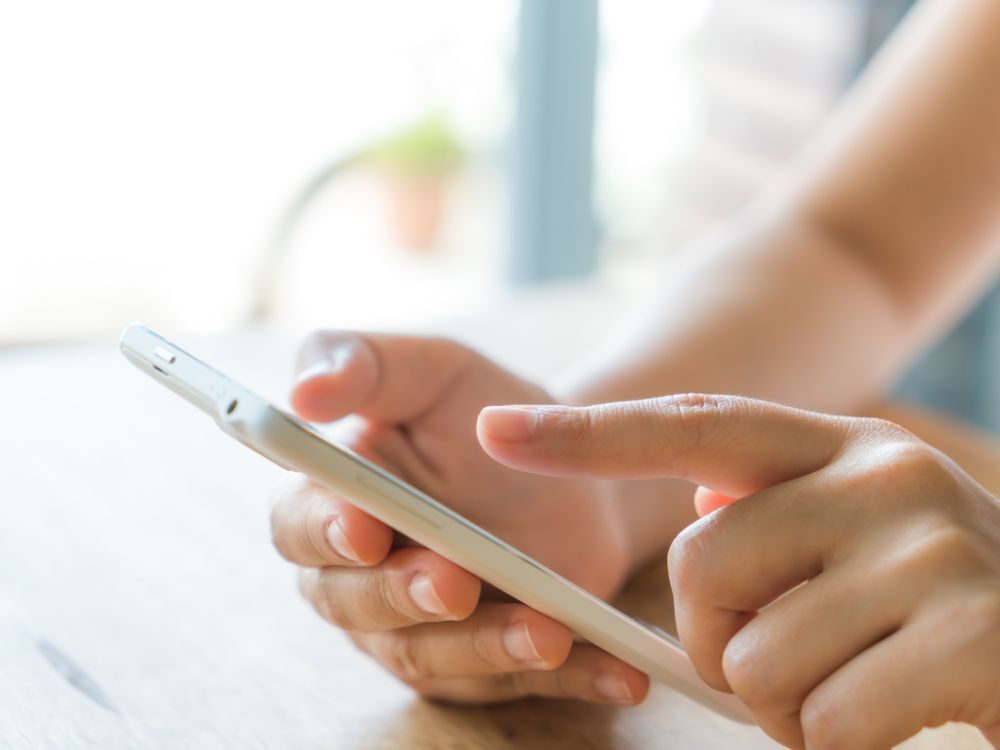 【スマホ連携型】データ転送できるアルコールチェッカーおすすめ2選