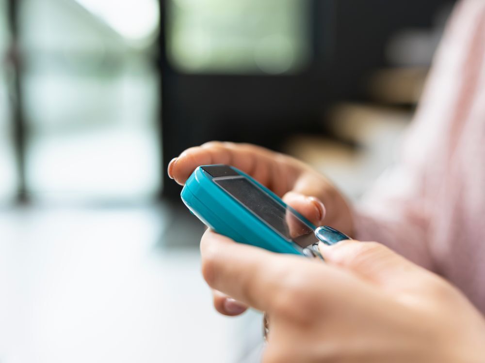 【メモリー機能搭載型】データ転送できるアルコールチェッカーおすすめ3選