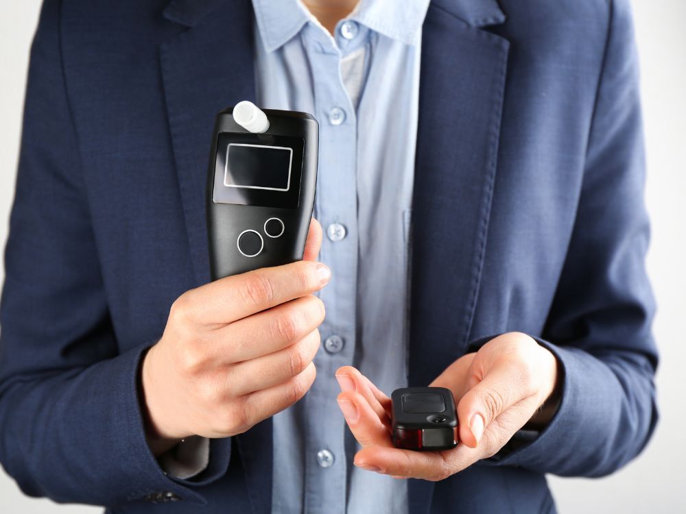 アルコールチェッカー業務用と市販用の違い 